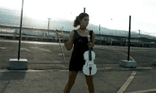 Martha Psyko El Sueno GIF - Martha Psyko El Sueno Violinist GIFs