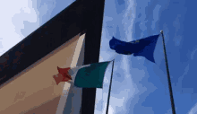 Bandiera Italiana Italia Tricolore Unione Europea Alzabandiera GIF - Italian Flag Flag Of Italy European Union GIFs