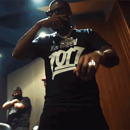 Wipe My Nose Gucci Mane GIF - Wipe My Nose Mane Poppin Song - Discover & Share GIFs