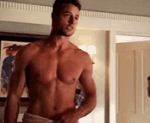 Justin Hartley Hot GIF - Justin Hartley Hot Naked GIFs