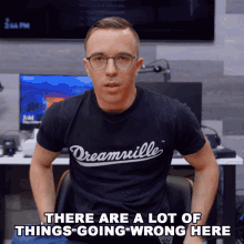 There Are A Lot Of Thongs Going Wrong Here Austin Evans GIF - There Are A Lot Of Thongs Going Wrong Here Austin Evans There Are So Much Mistakes Here GIFs