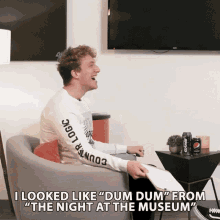 Looked Like Dum Dum GIF - Looked Like Dum Dum The Night At The Museum GIFs
