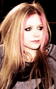 Avril Lavigne Nod GIF - Avril Lavigne Nod Yup GIFs