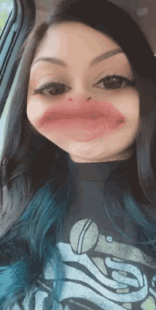 Big Lips Pout GIF - Big Lips Pout Selfie GIFs