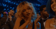 Rihanna GIF - Rihanna Clap Applause GIFs