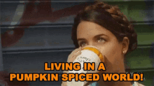 Living Ina Pumpkin Spiced World Psl GIF - Living Ina Pumpkin Spiced World Psl Pumpkin Spice Latte GIFs