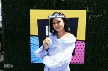 Smile Crown GIF - Smile Crown Queen GIFs