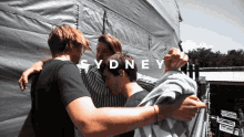 Sydney Embrace GIF - Sydney Embrace Family GIFs